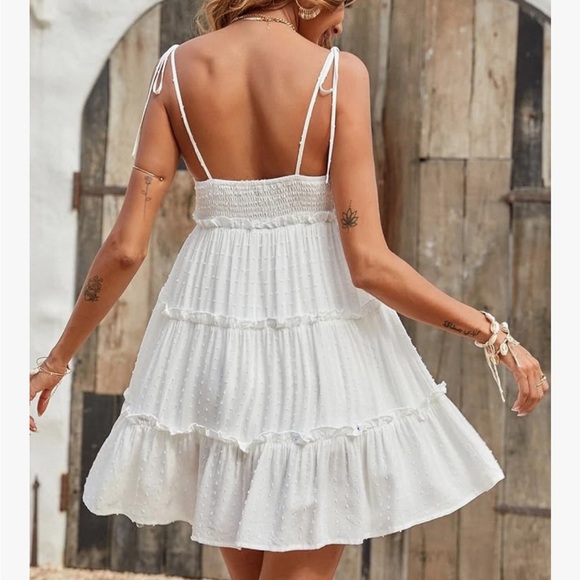 White Sleeveless Tiered Dress - Picture 2 of 3